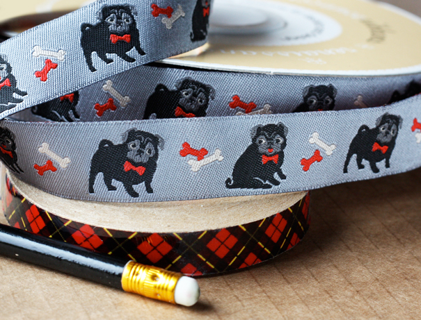 Cute pug ribbon design